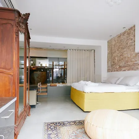 Karel Hotel
