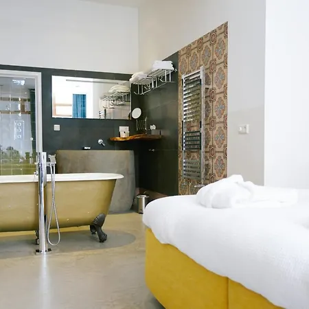 Karel Hotel