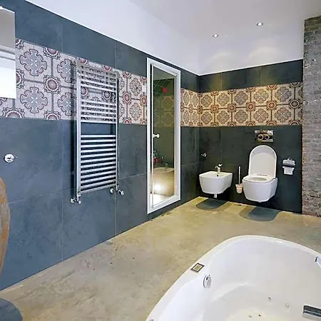 Hotel Karel *