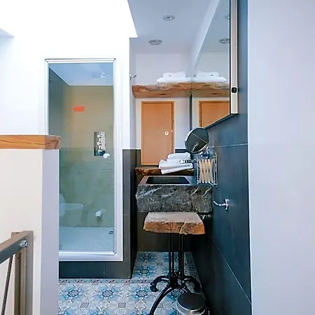 Karel Hotel