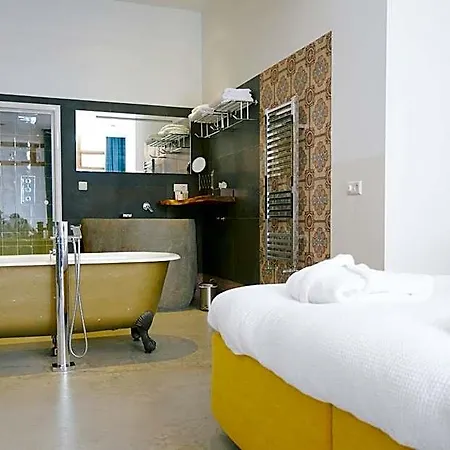 Karel Hotel